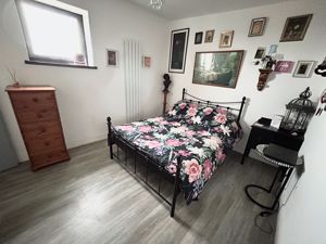 Bedroom 1- click for photo gallery